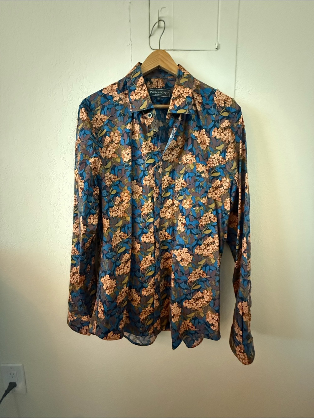 Men's Hydrangea Floral Button-Up Shirt LNWOT